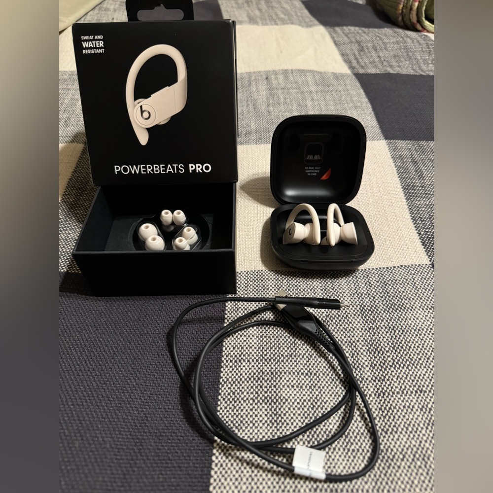 Beats wireless pro headphones